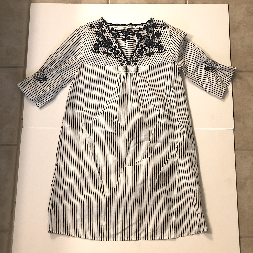 Embroidered poplin dress